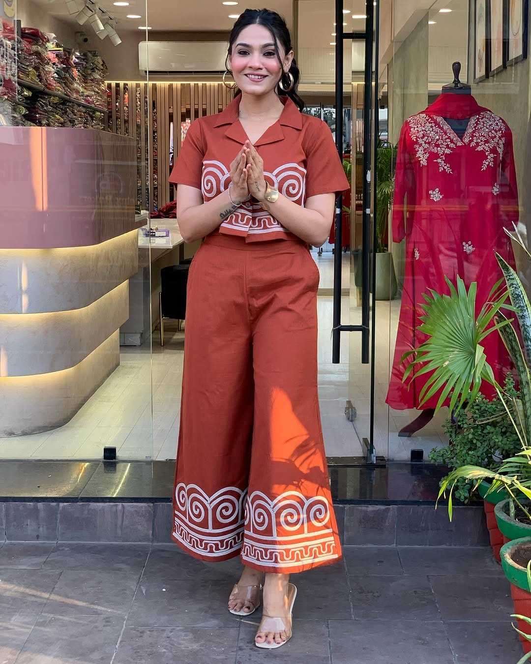 Laidback Luxe ? Embroidered Floral Dress with Printed Touch (M) - Image 2